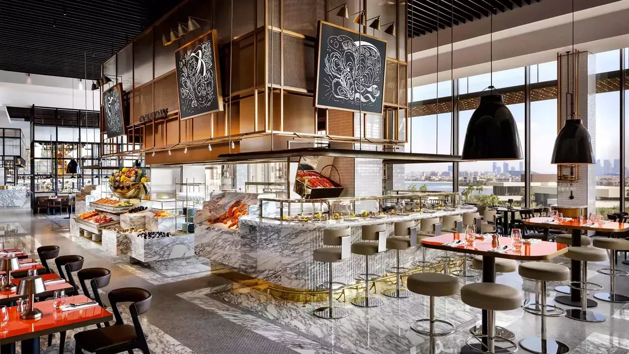 تجربة تناول الطعام في غاسترونومي أتلانتس ذا رويال