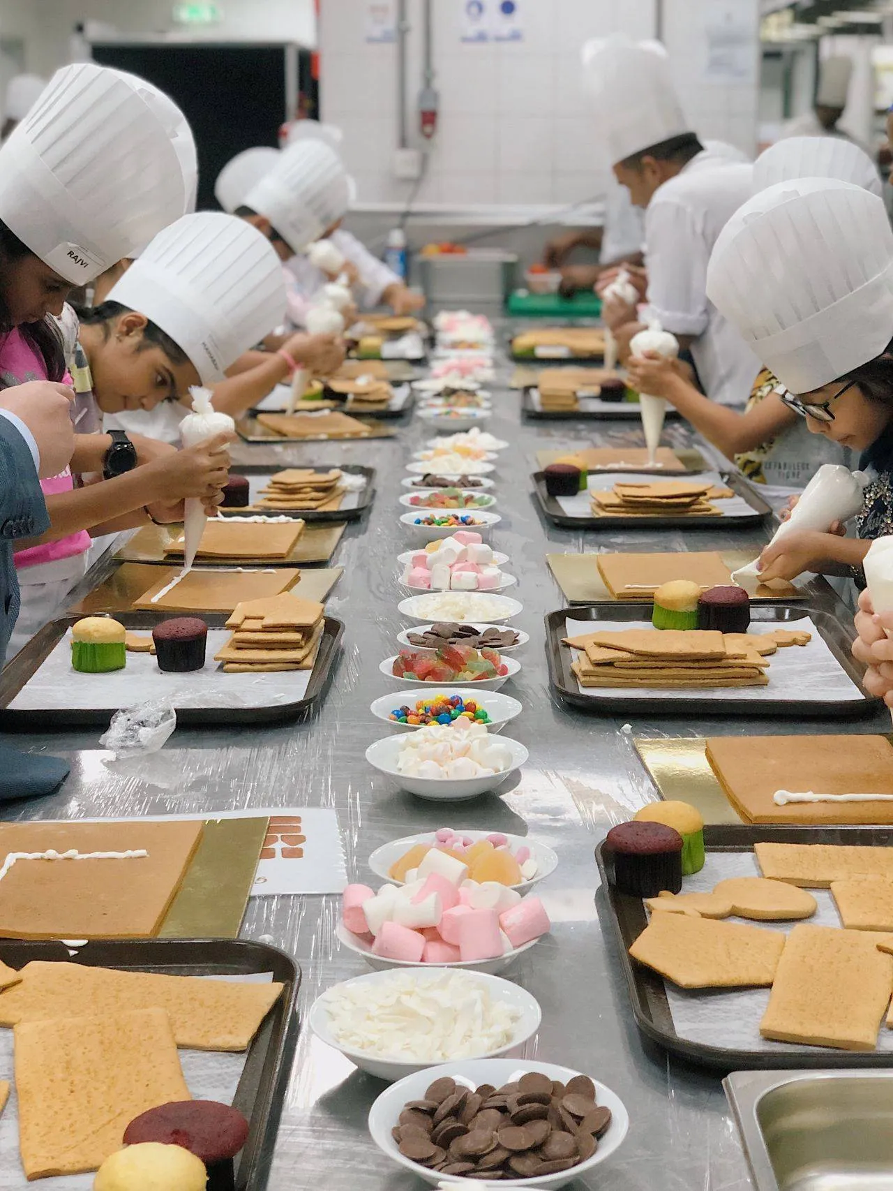 تجربة الطهاة الصغار في بالازو فيرساتشي دبي